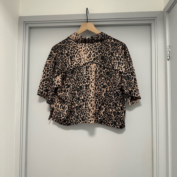 Topshop Leopard Print Satin Button-Front Crop Top Size 8 - Picture 3 of 3